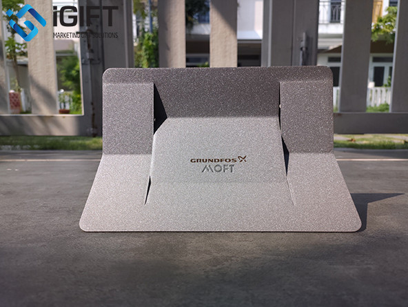 Gift set Ví Dax, Giá Đỡ Laptop Và Đồng Hồ Gỗ Led Khắc Logo Grundfos 1 Gift set Ví Dax, Giá Đỡ Laptop Và Đồng Hồ Gỗ Led Khắc Logo Grundfos Quà tặng công nghệ doanh nghiệp