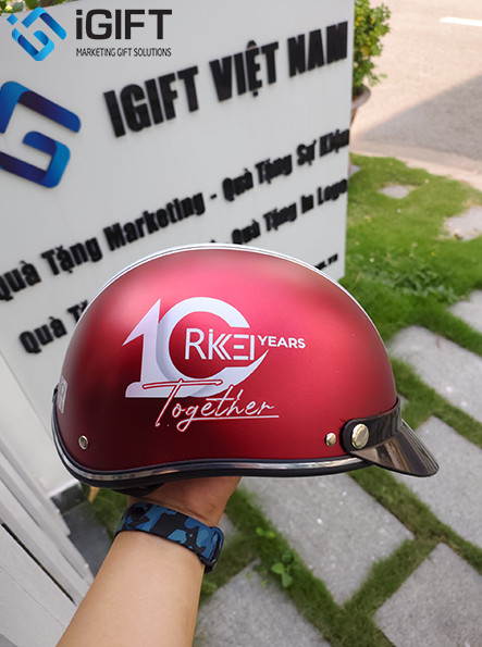 Mũ Bảo Hiểm In Ấn Logo Rikkei Soft 1 Mũ Bảo Hiểm In Ấn Logo Rikkei Soft Quà tặng công nghệ doanh nghiệp