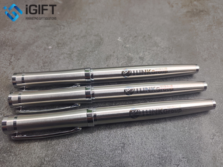 Bộ Combo Pin Dự Phòng Và Bút Ký In Logo Công Ty ILINK GROUP 2 Bộ Combo Pin Dự Phòng Và Bút Ký In Logo Công Ty ILINK GROUP Quà tặng công nghệ doanh nghiệp