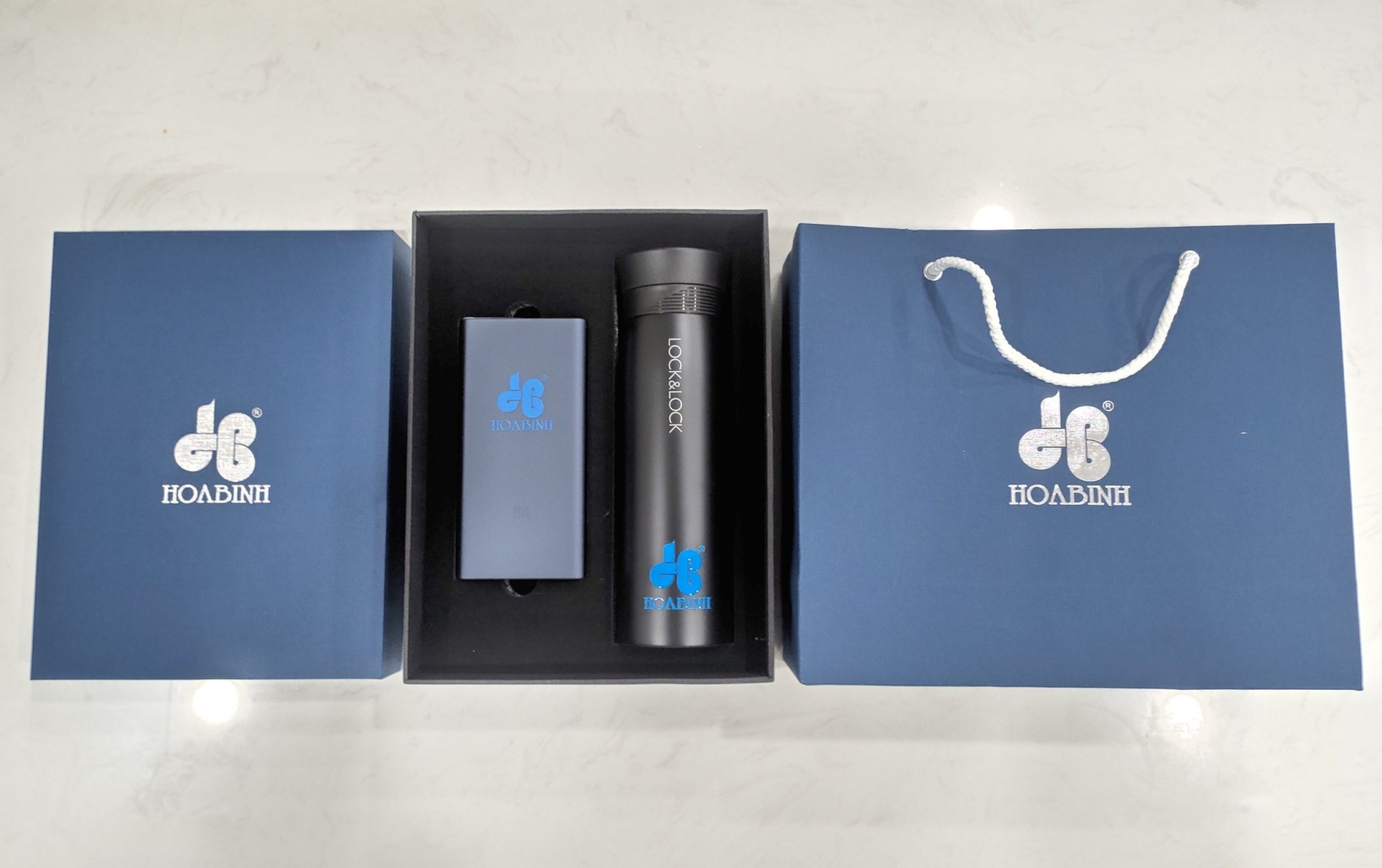 Bộ Quà Tặng Pin Xiaomi Và Bình Giữ Nhiệt In Logo Thương Hiệu Hòa Bình Quà tặng công nghệ doanh nghiệp