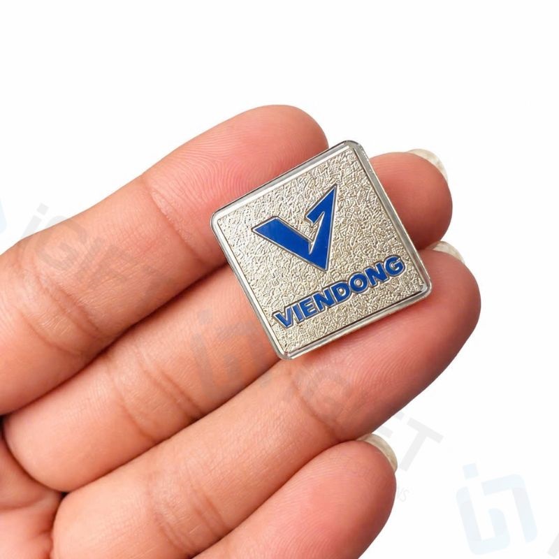 Huy hiệu logo công ty Viễn Đông: thiết kế riêng, sản xuất theo đơn