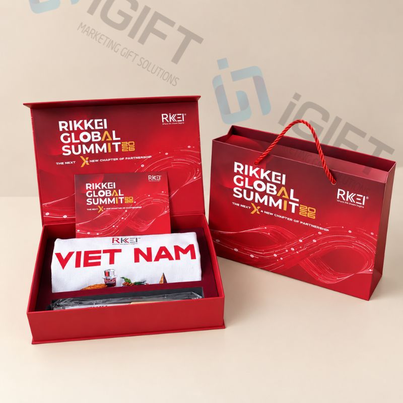 Set Quà Doanh Nghiệp Tinh Tế: Túi Canvas, Quạt & Thiệp