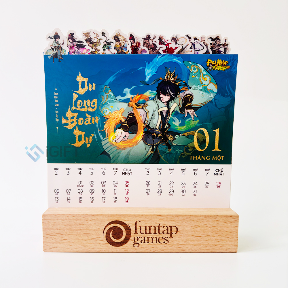 Lịch đế gỗ khắc logo FUNTAP GAMES Quà tặng công nghệ doanh nghiệp