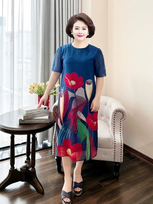 Mẹ 60 Tuổi Mặc Gì Để Không Bị Già? Những Gợi Ý Trang Phục Trẻ Trung Mà Vẫn Thanh Lịch