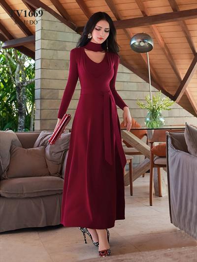 Đầm dài trung niên có dây thắt ở eo