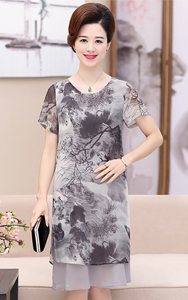 Mẹo Chọn Đầm Cho Người Trung Niên Mập Bạn Không Nên Bỏ Qua | Lady Shop
