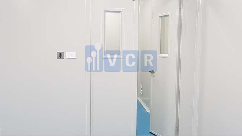 Cửa liên động interlock