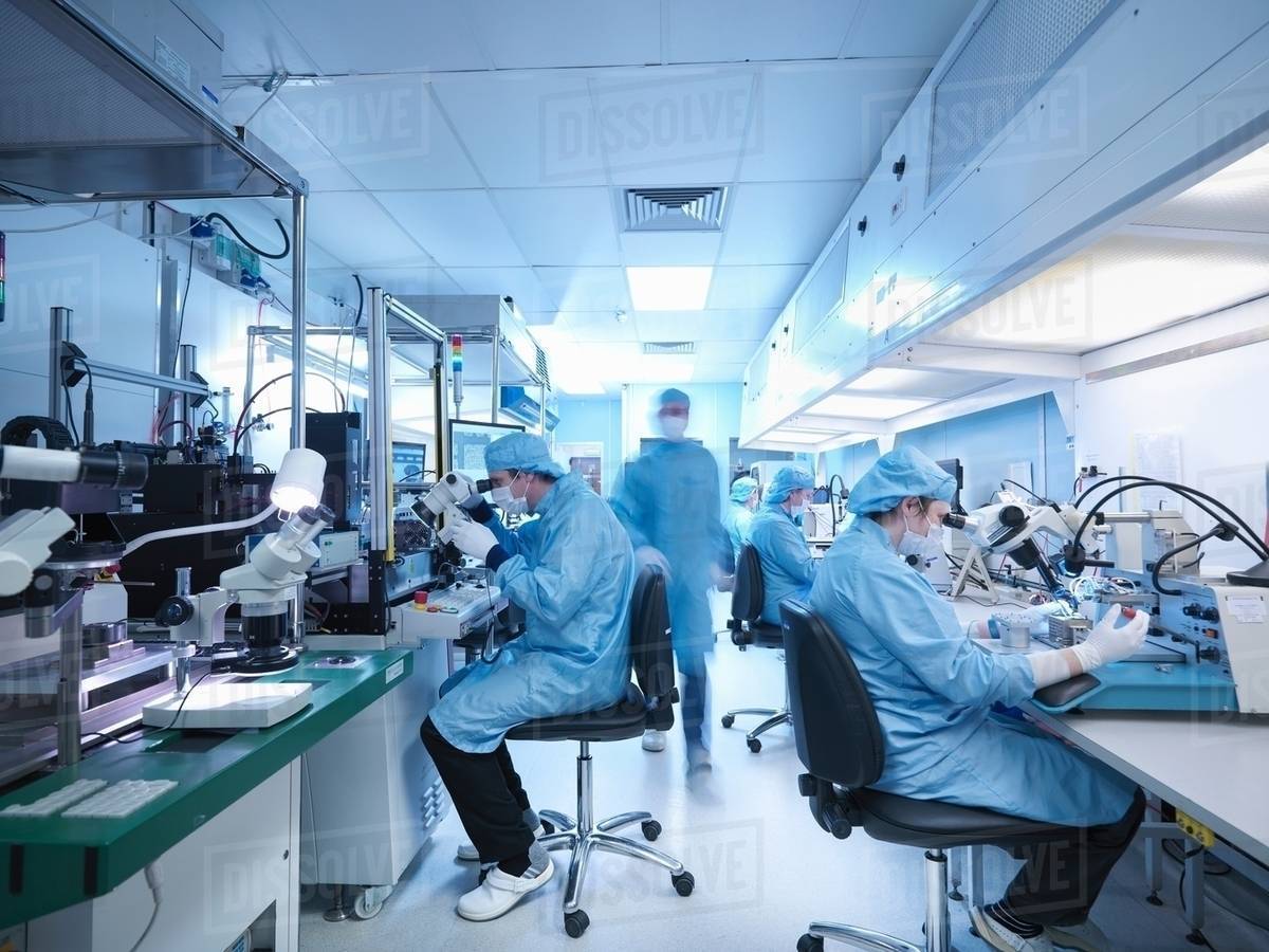 không gian phòng sạch bán dẫn