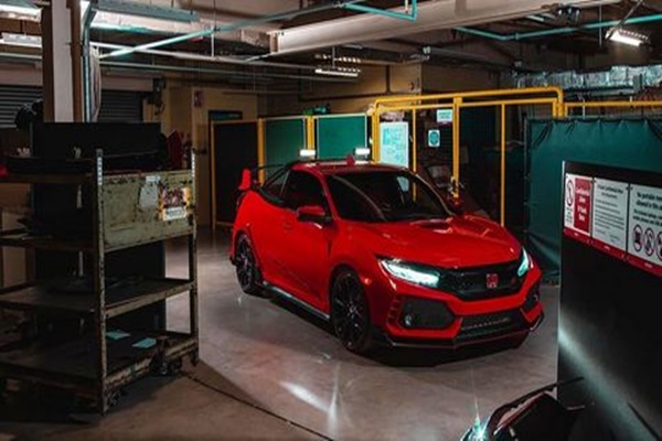 doc-dao-xe-do-honda-civic-type-r-nhu-xe-dua