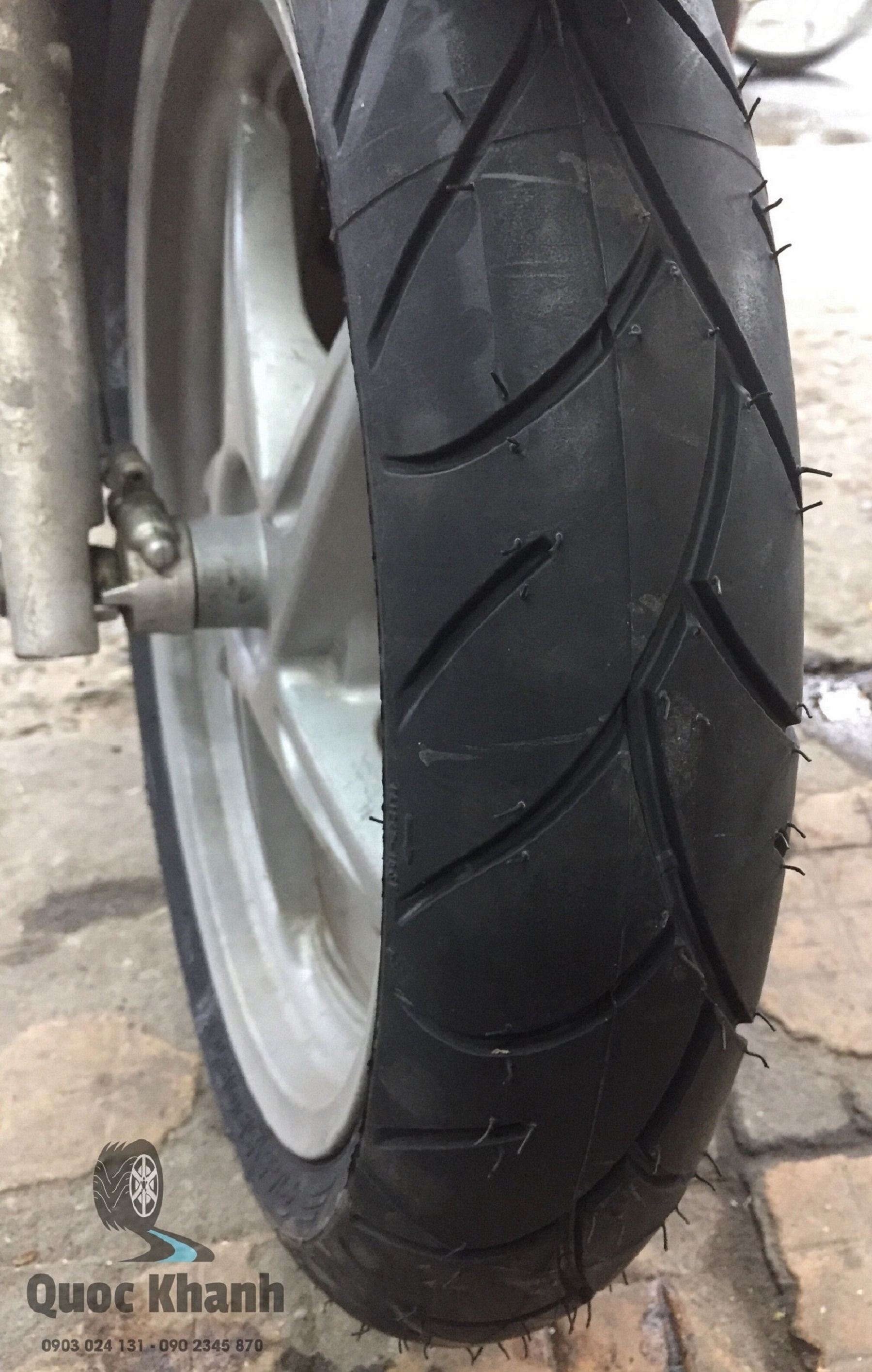 Michelin Pilot Sporty 100/80-16 Thái Lan trước SH150i