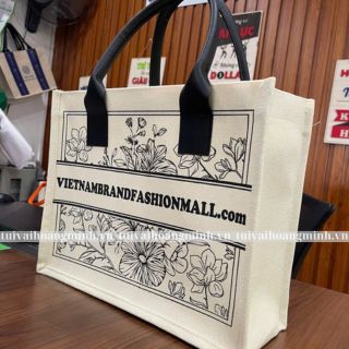 ngay-20-10-ngay-phu-nu-viet-nam-va-y-nghia-cua-qua-tang-tui