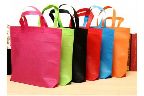 Hình ảnh các loại túi vải không dệt nhiều màu sắc