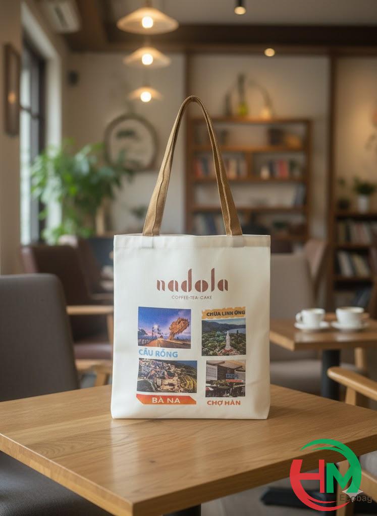 Túi vải canvas in logo Nadola coffee sản xuất tại xưởng Túi Vải Hoàng Minh