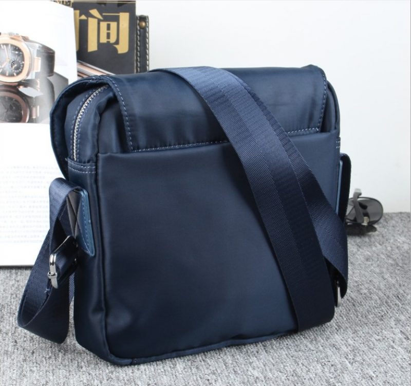 Tìm hiểu về chất liệu của túi vải dù đeo chéo