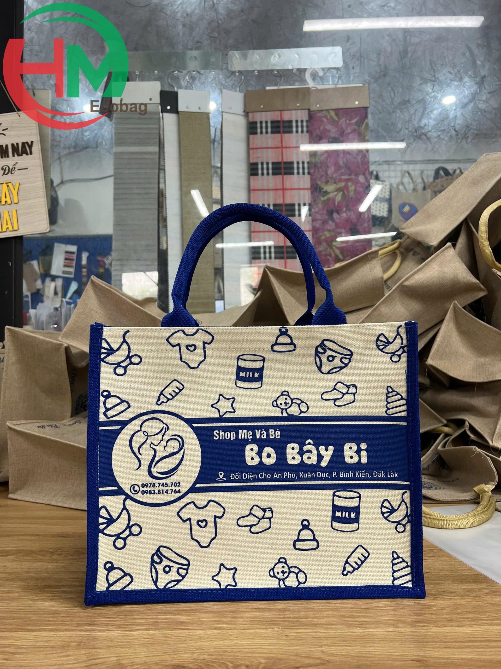 Túi vải linen in logo shop mẹ&bé bo bây bi sản xuất tại xưởng Túi Vải Hoàng Minh