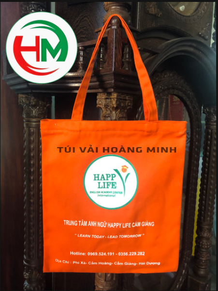 Túi vải trung tâm anh ngữ được thiết kế bắt mắt, tươi trẻ