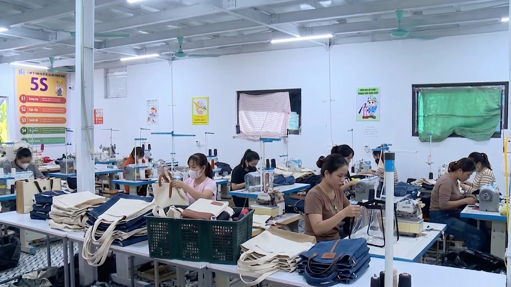 Hình ảnh công ty may túi vải Hoàng Minh