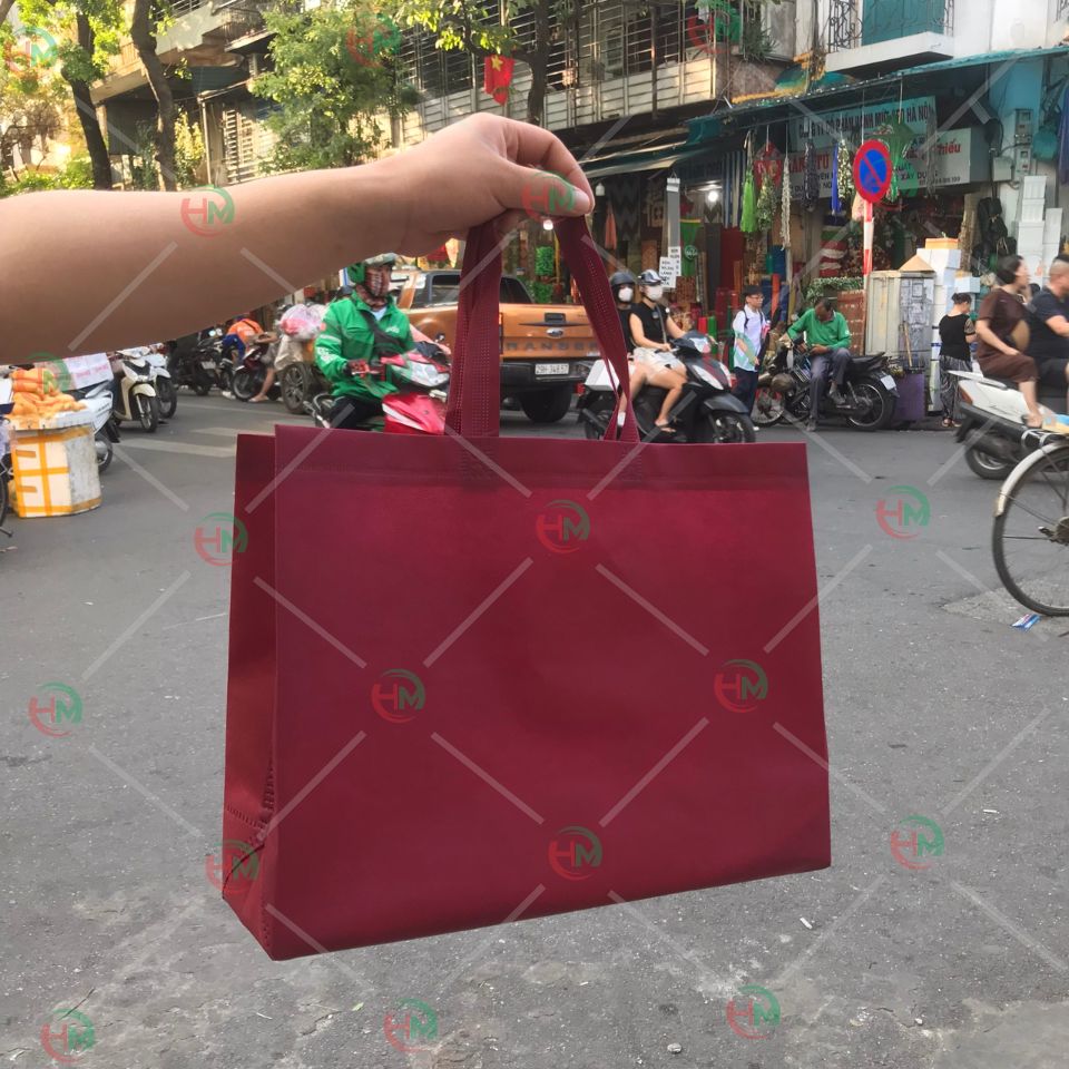 túi vải không dệt đỏ đậm