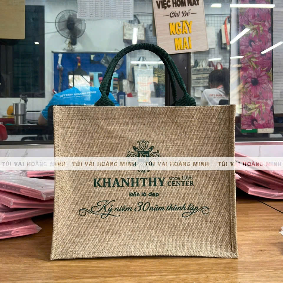 Mẫu Túi Vải Linen In Logo KHANHTHY CENTER Kỷ Niệm 30 Năm Thành Lập