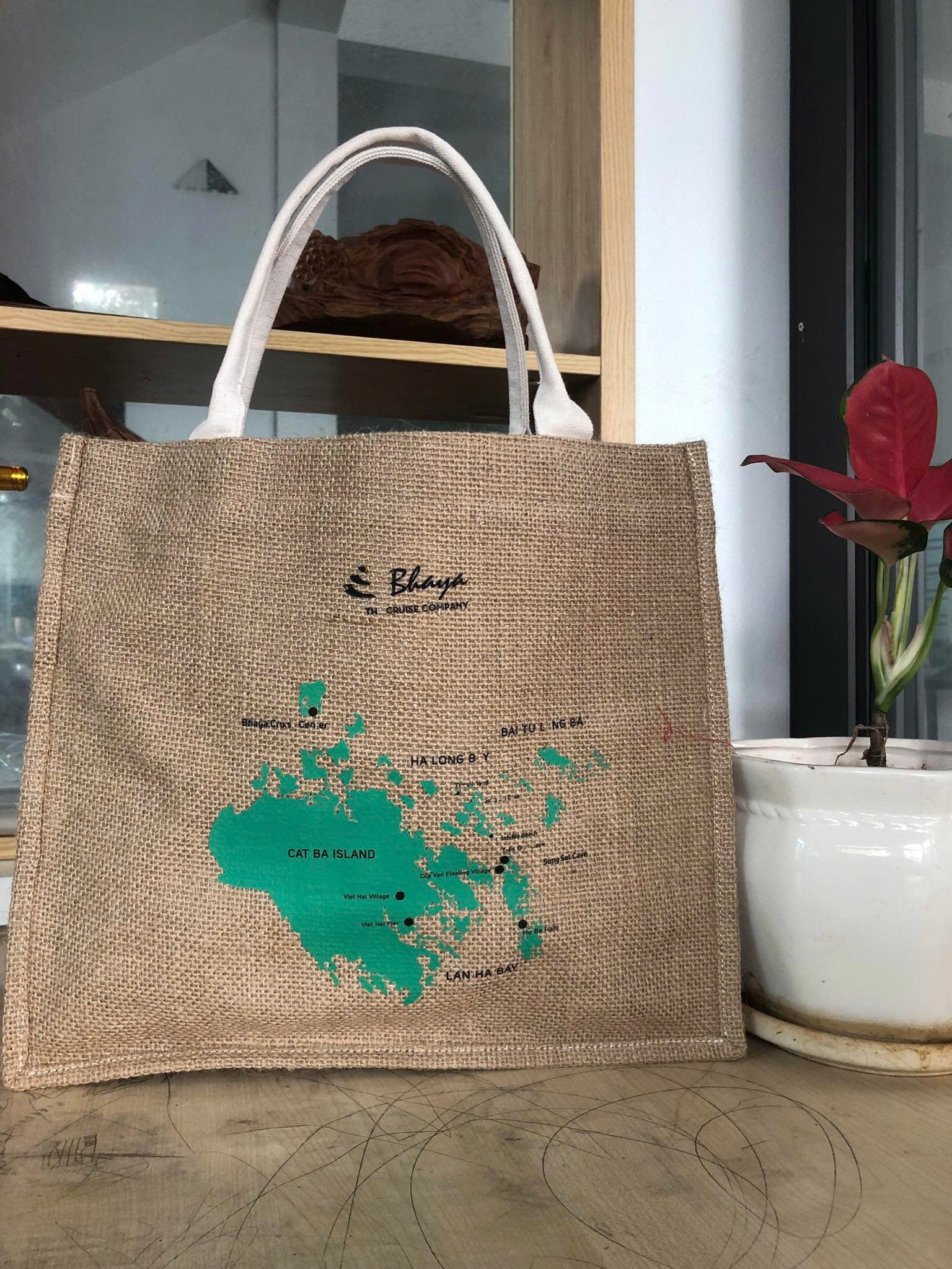 Túi Vải Đay Linen bhay In Bản Đồ Cát Bà – Giải Pháp Bao Bì Xanh Mang Đậm Dấu Ấn Du Lịch