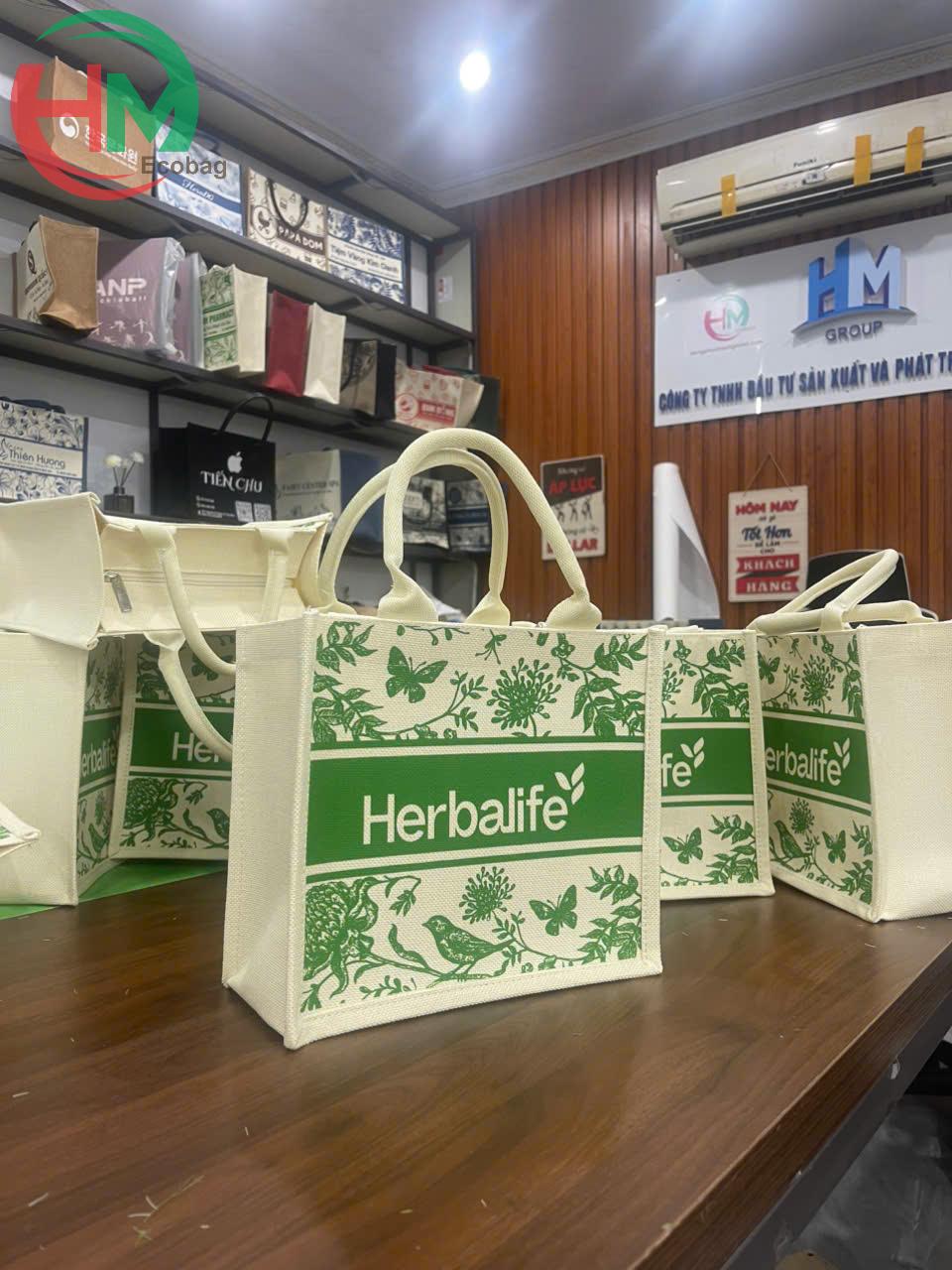Túi Vải Linen Herbalife – Sự Kết Hợp Hoàn Hảo Giữa Phong Cách, Tiện Lợi và Bảo Vệ Môi Trường