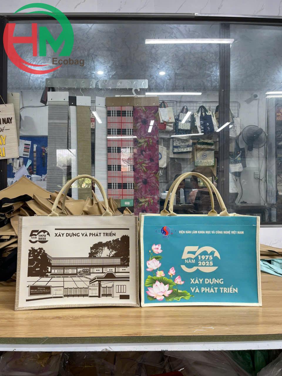 Túi Vải Linen VAST In 2 Mặt – Quà Tặng Kỷ Niệm 50 Năm Ấn Tượng