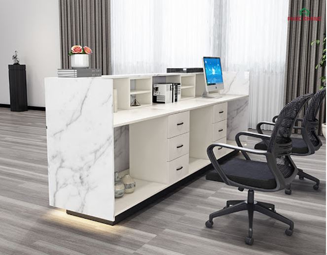 co nen su dung tam nhua PVC van da de op quay le tan khong 3