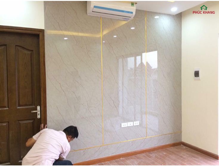 tam op tuong nhua pvc 2