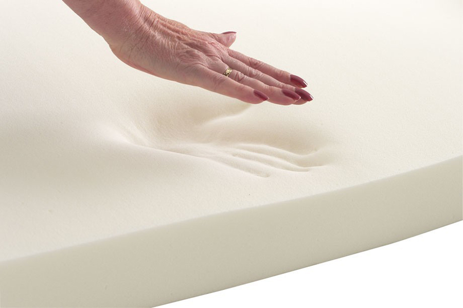 Đệm foam sở hữu độ thông thoáng nhờ hàng triệu lỗ nhỏ li ti