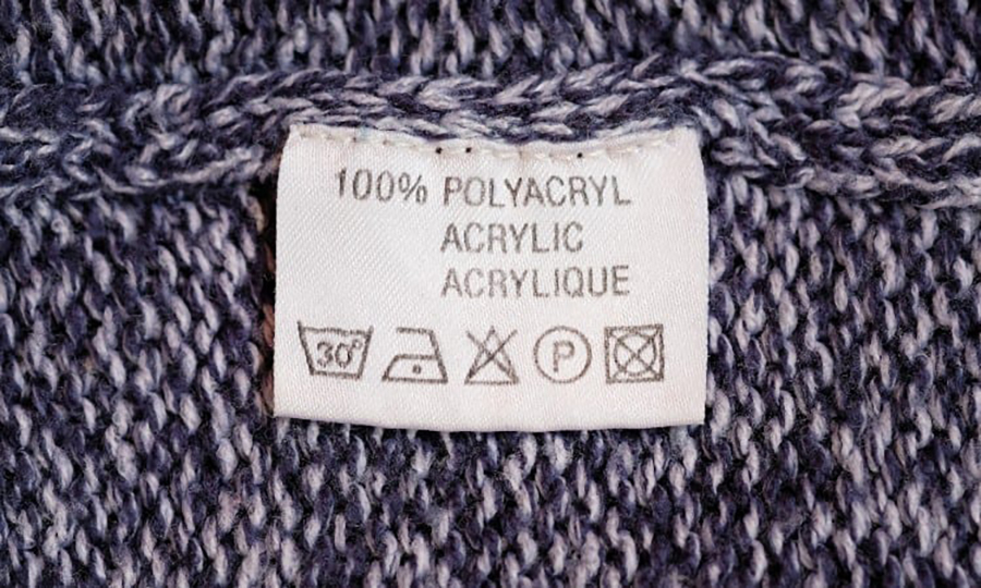 Acrylic và polyester đều là chất liệu tổng hợp