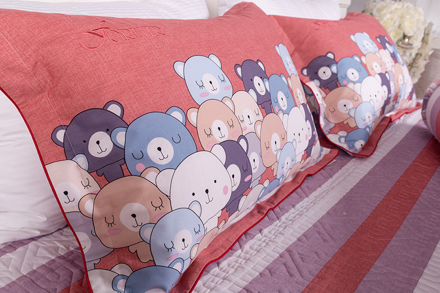 Cotton nhung nổi bật bởi bề mặt êm mịn và khả năng bắt nhiệt nhanh