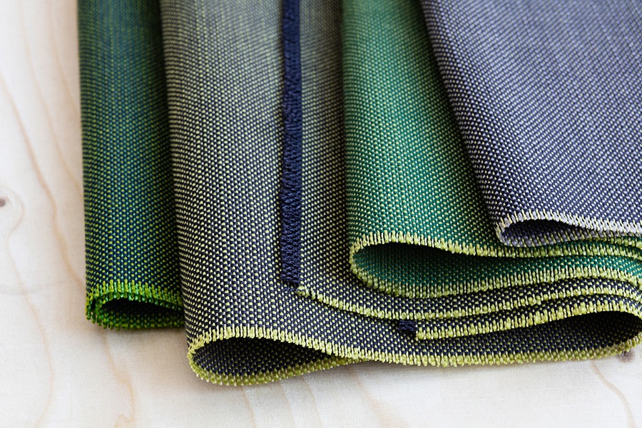 Vải kaki thường được kết hợp giữa sợi cotton và các sợi tổng hợp khác, tùy theo tỷ lệ