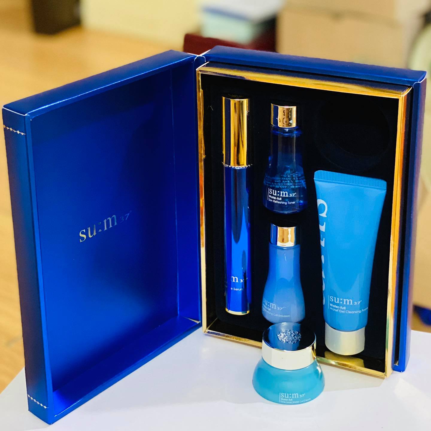 Thanh serum massage & chống nhắn vùng mắt Su:m37 Water Full