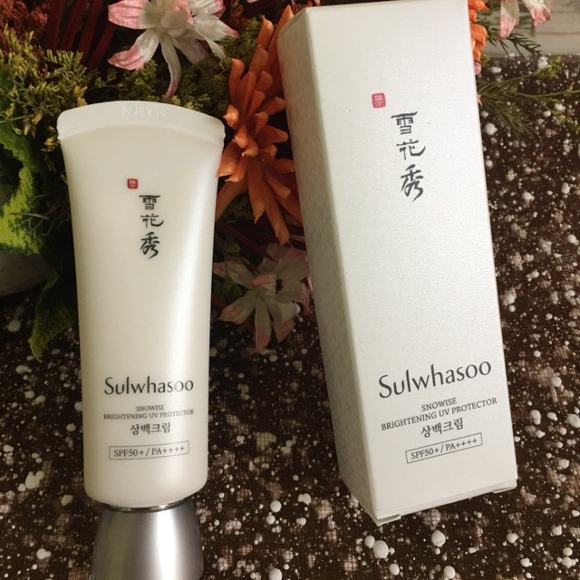 Kem chống nắng Sulwasoo Snowise Brightening UV Protector SPF50+/