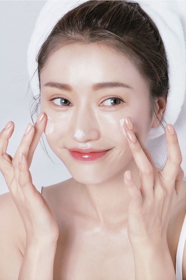 Chăm sóc da trước khi ngủ như thế nào cho đúng cách
