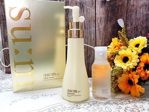 Sữa rửa mặt Su:m37 làm sạch sâu Skin Saver Essential Cleansing Foam
