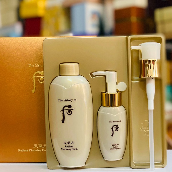 Sữa rửa mặt tái sinh da Hwa Hyun Cleansing Foam 