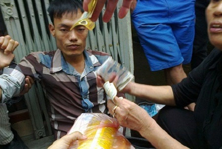 Giả nghèo khổ, kiếm tiền triệu mỗi ngày