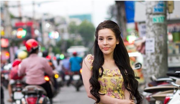 Vân Tokyo khoe bạn trai, ảnh thật không camera360 và gia cảnh nghèo rớt mồng tơi