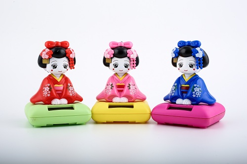 Búp bê Kimono cúi chào sử dụng năng lượng mặt trời BB-001