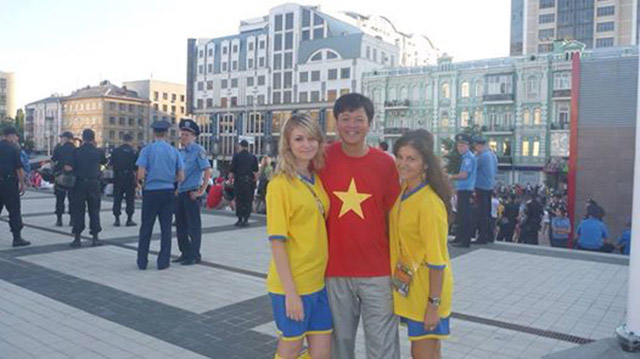 Chụp ảnh với các cô gái Brazil xinh đẹp