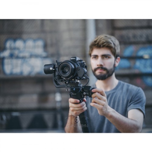 Gimbal Ronin-SC Pro Combo tay cầm chống rung máy ảnh DJI giá rẻ tại Hà Nội