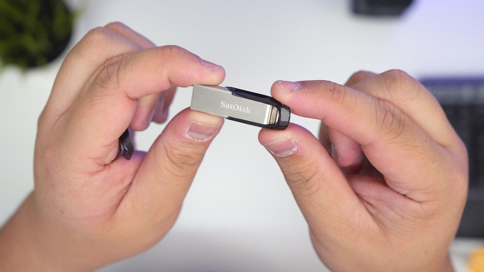 USB 3.0 Sandisk Ultra Flair CZ73 32GB tốc độ cao thân kim loại