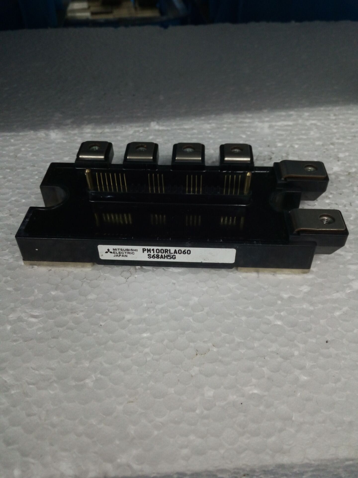 pm100rl1a060-ban-igbt-pm100rla060