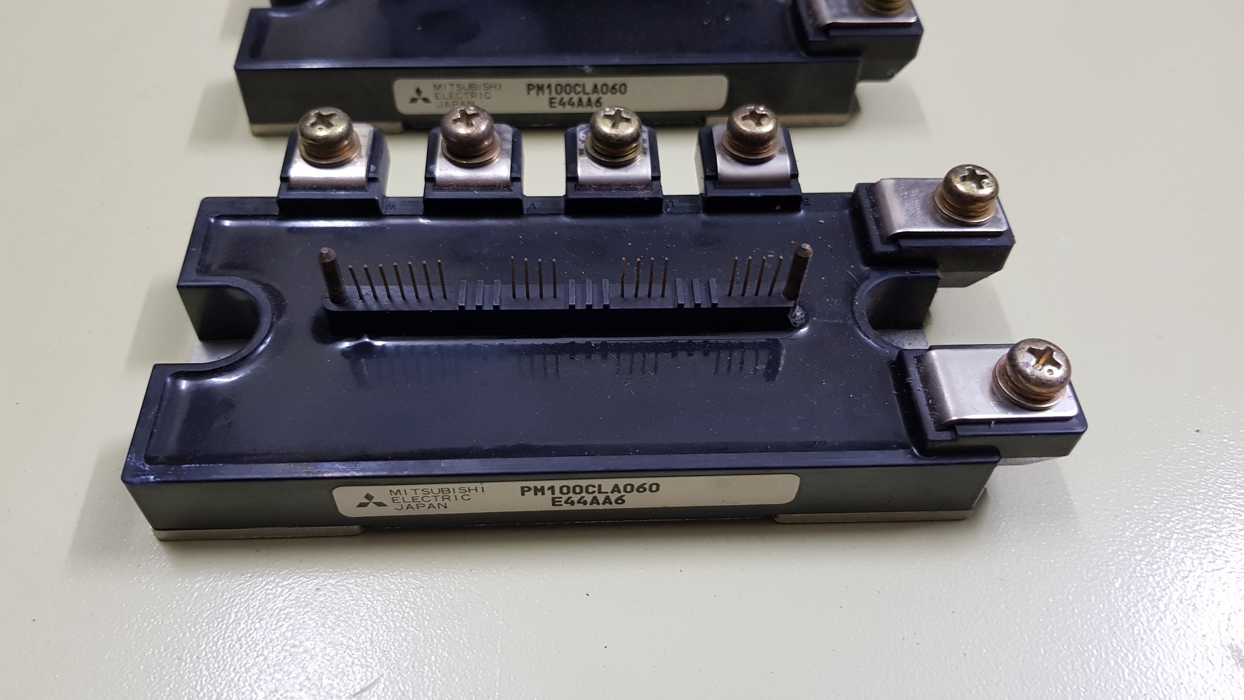 pm100cla060-ban-igbt-100a-600v