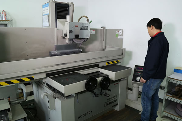 Người Việt sáng chế máy cắt kim loại lập trình CNC