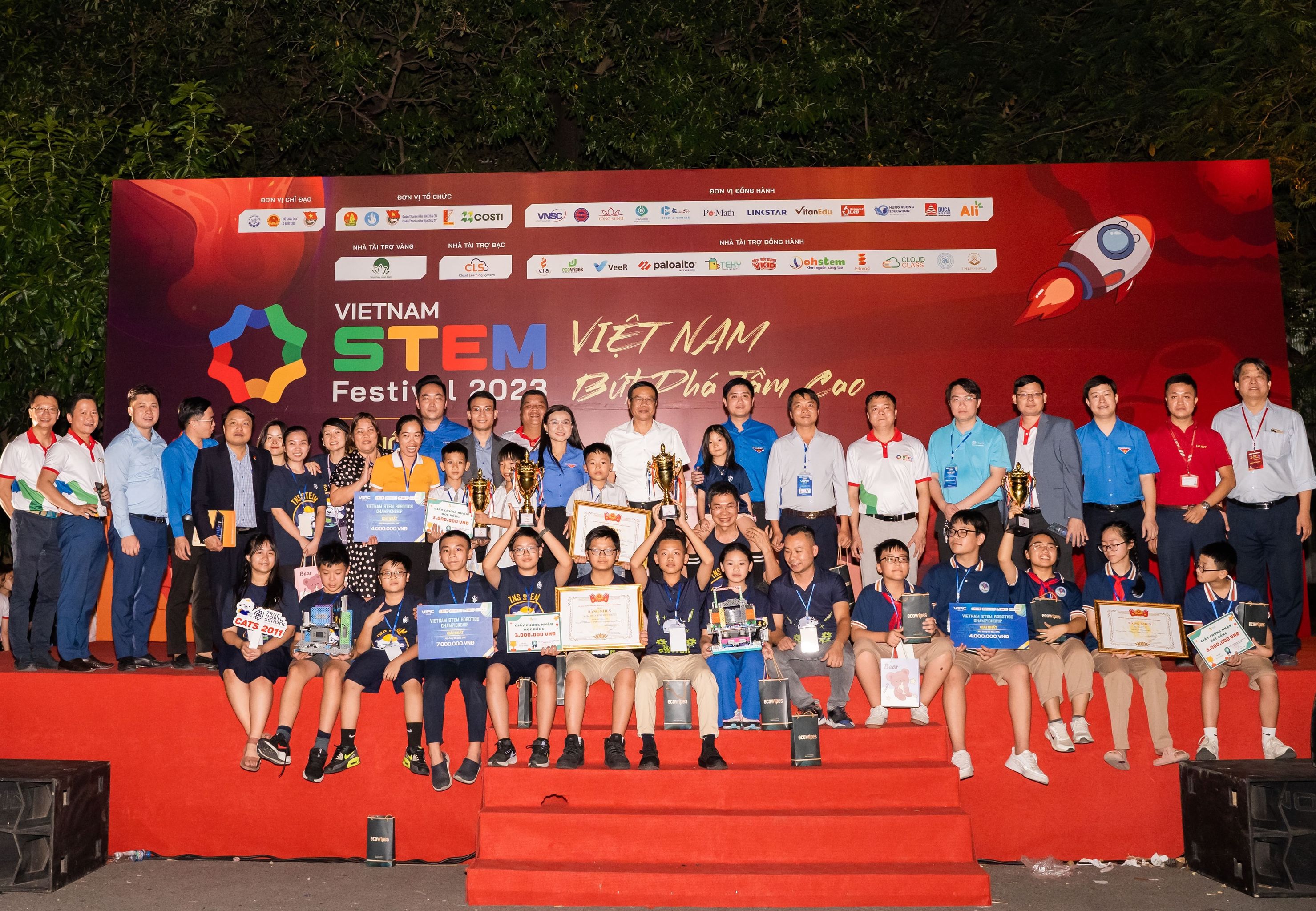 VSRC: Cuộc thi STEM Robotics toàn diện cho học sinh toàn quốc