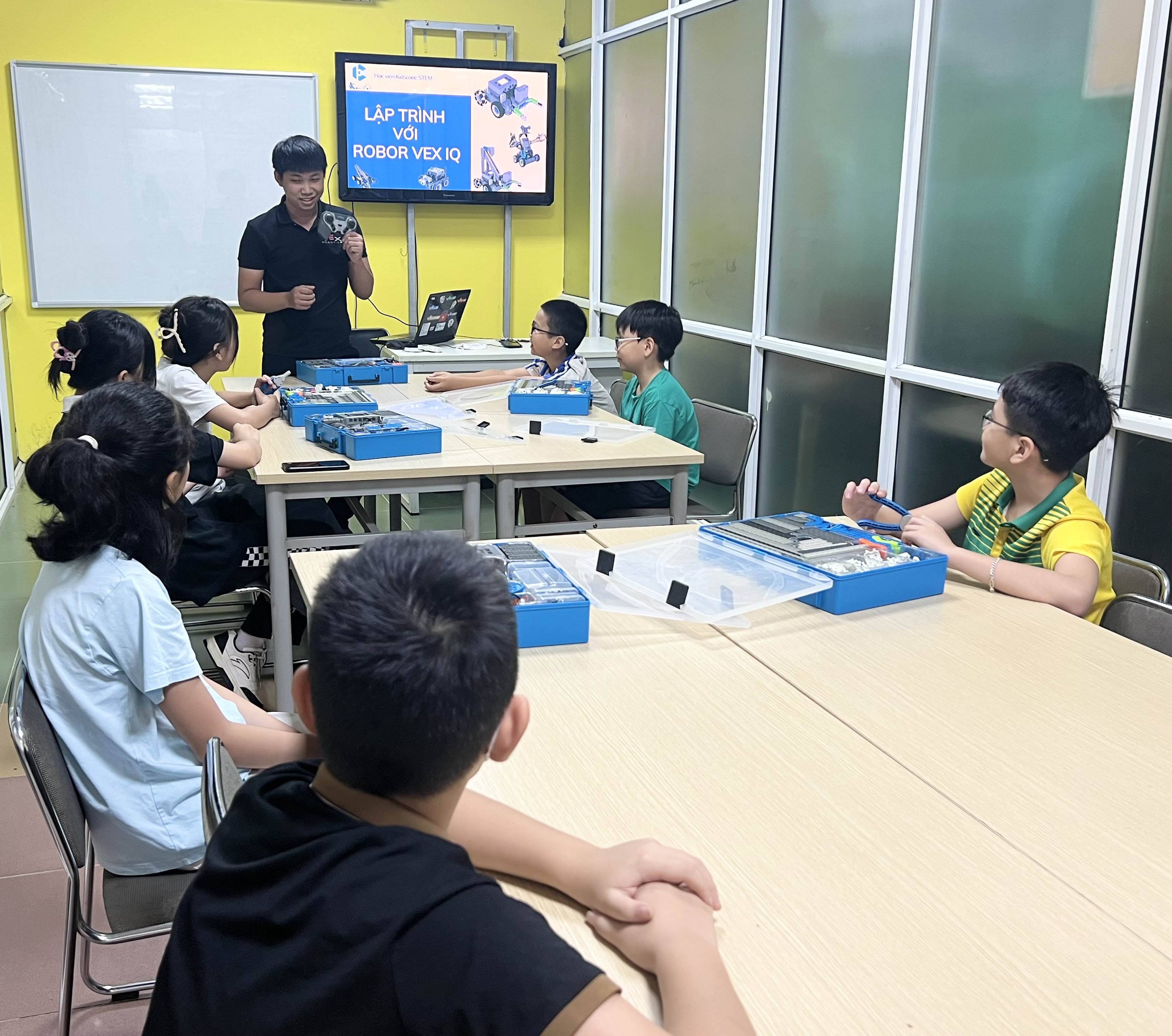 VEX Robotics: Lựa chọn hàng đầu cho học sinh từ Mầm non đến THPT