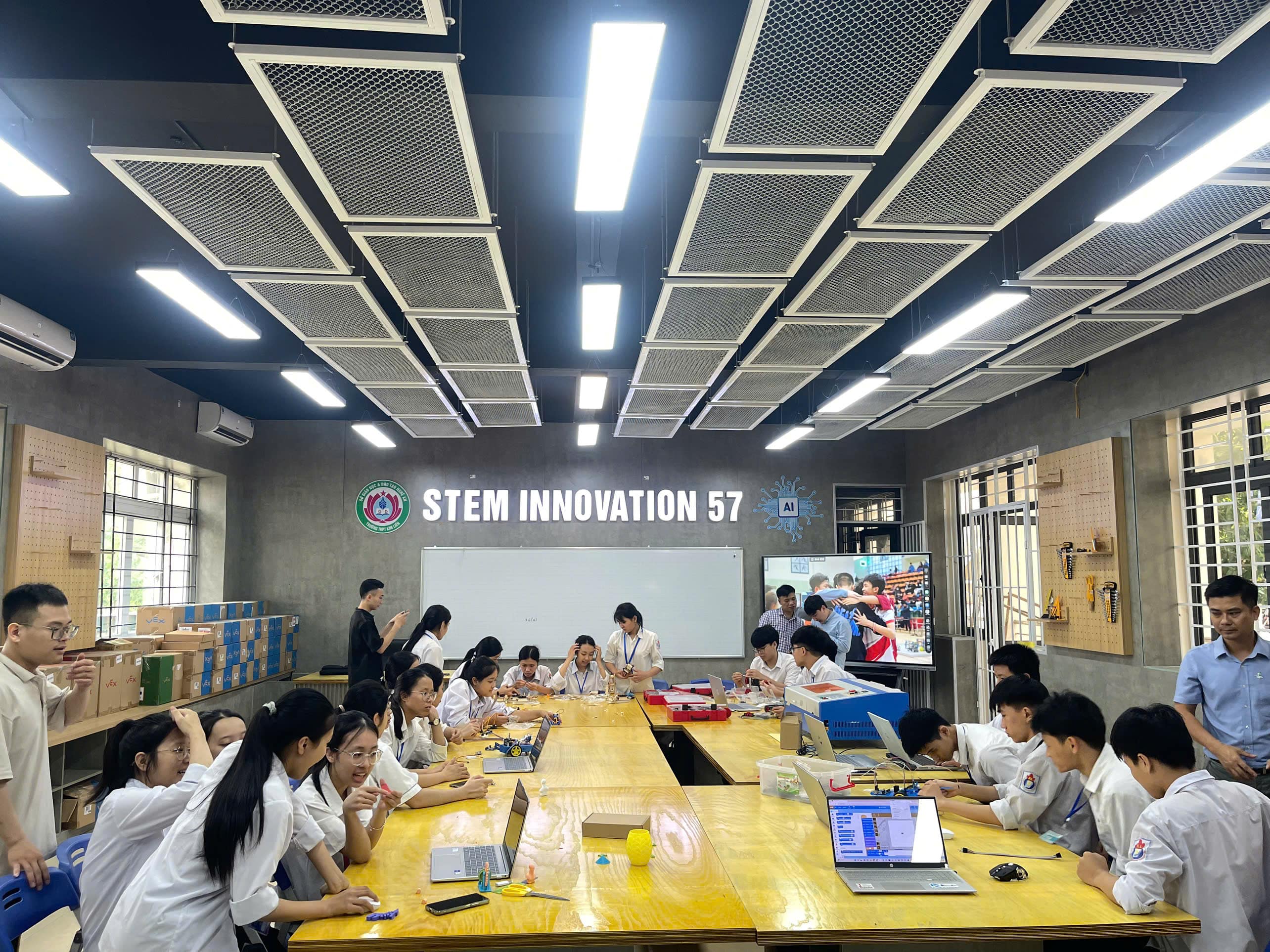 Vận Hành Phòng Lab STEM Hiệu Quả: Chìa Khóa Cho Giáo Dục Sáng Tạo