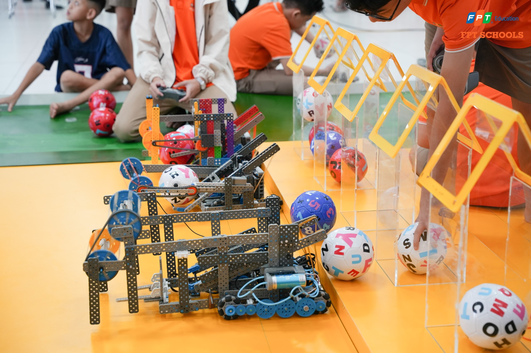 Sử dụng VEX IQ cho các dự án học tập liên môn và thực tế